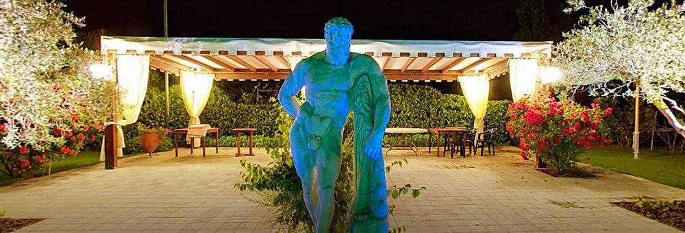 Hotel Santacroce Meeting Сулмона Екстериор снимка